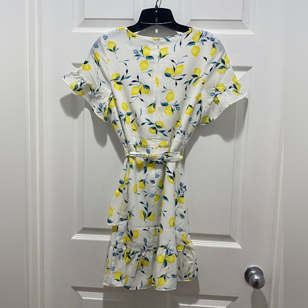 Banana Republic lemon print ruffle dress. - Picture 5 of 9